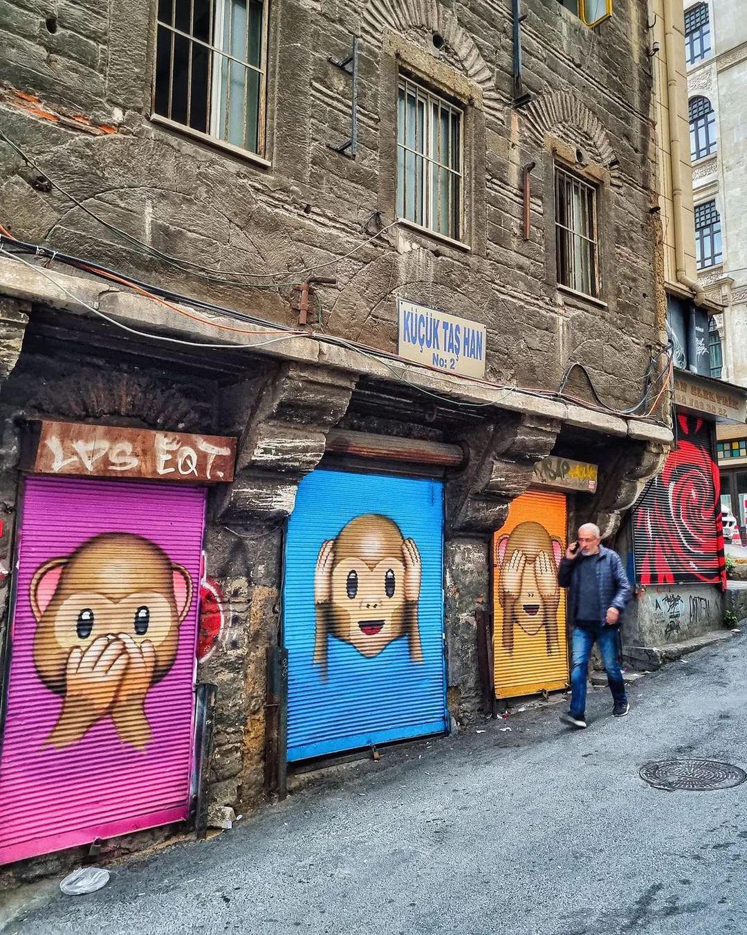 #istanbul - Who would like to have a Sunday tour in the backstreets of Istanbul