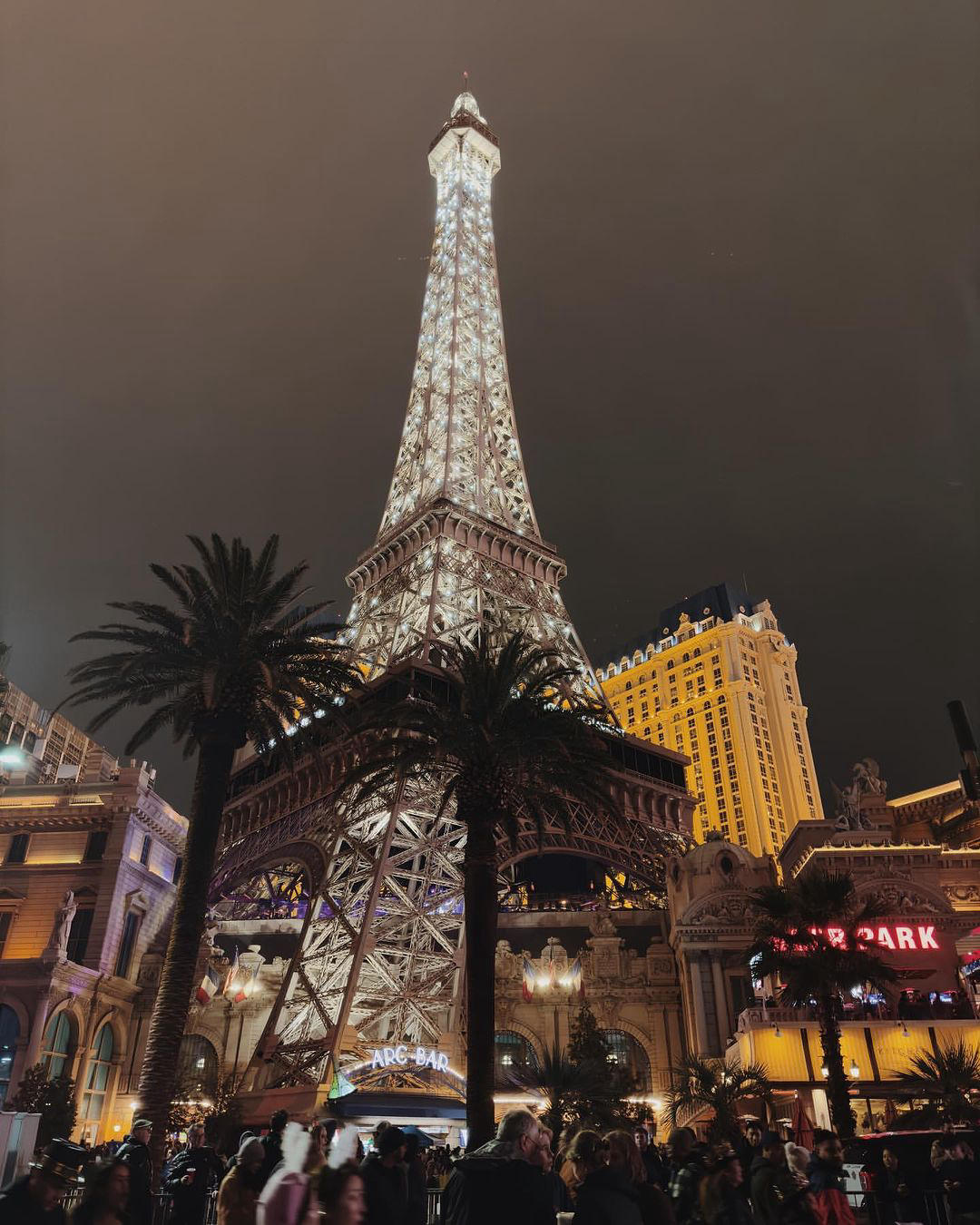 The Las Vegas Paris Eiffel TowerCredit #ryworks Follow #lasvegas——————————#lasvegas #lasvegasbvld #l