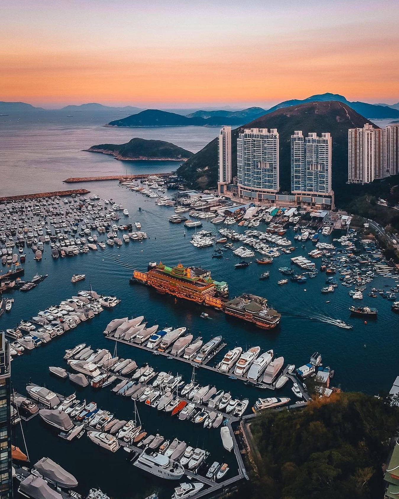 Hong Kong 🇭🇰 香港 Travel | Hotels | Food | Tips - An unreal birds eye view of Hongkong
