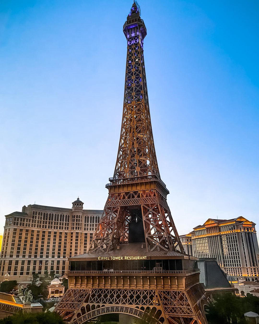image  1 Las Vegas - Eiffel Tower